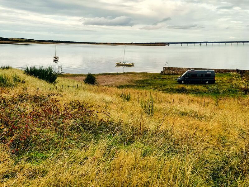 Idyllischer Stellplatz am Pier